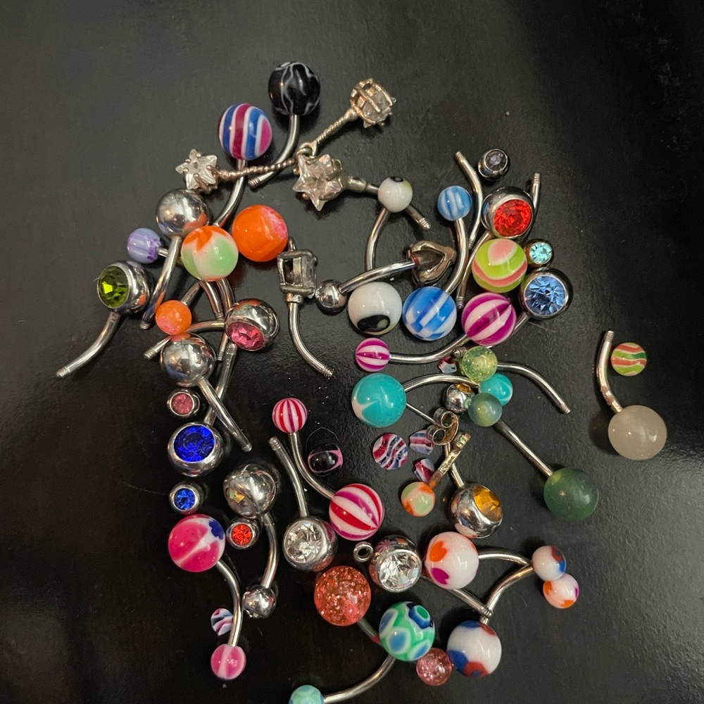 BELLY BUTTON RINGS - Picture 2 of 2